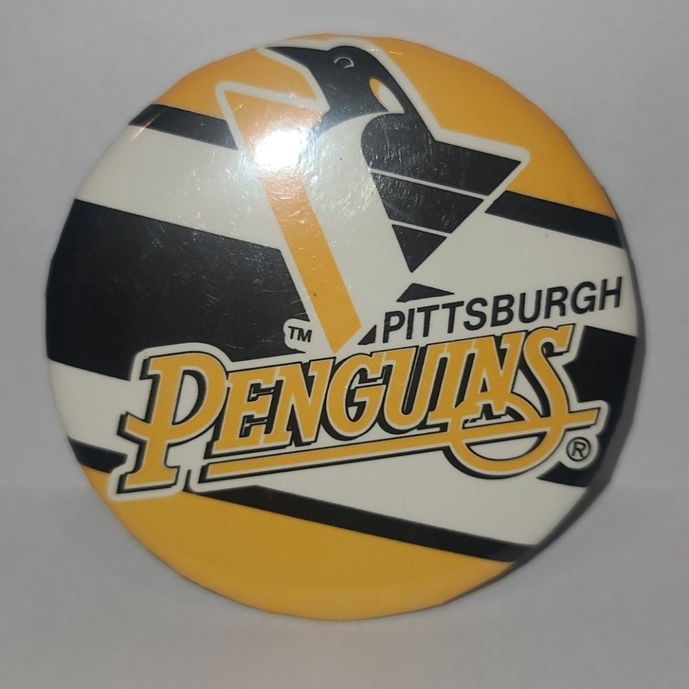 RARE 1990s Pittsburgh Penguins Trench Round Pin